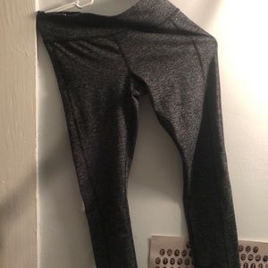 Under Armour Cropped Leggings
